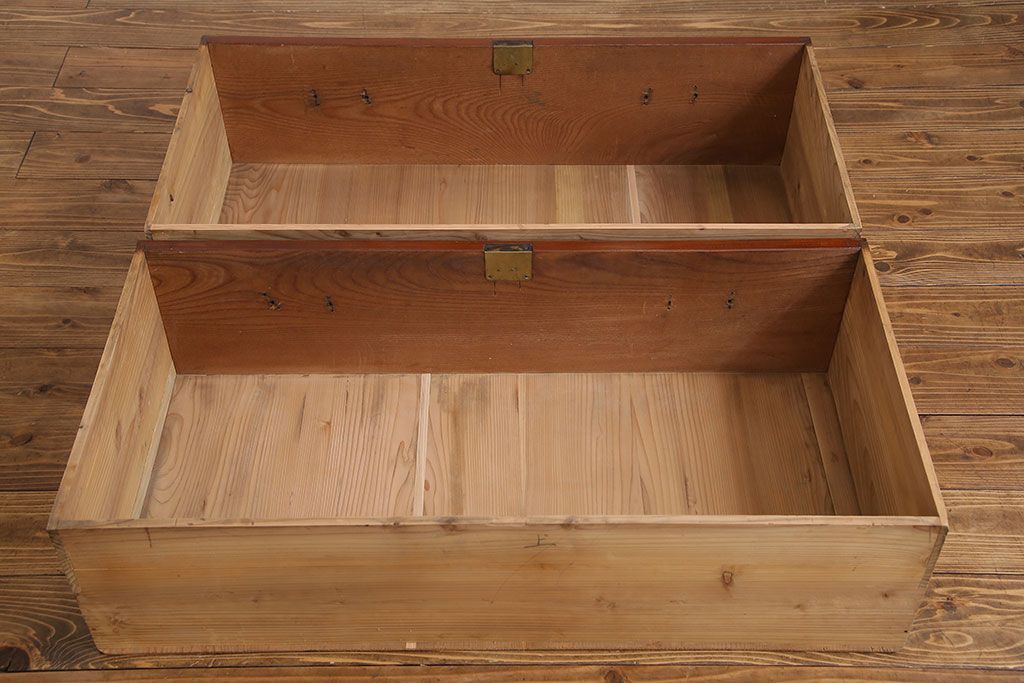 アンティーク家具　漆塗りが上品な鉄脚付きアンティークチェスト(箪笥、タンス、引き出し)・引き出し2杯