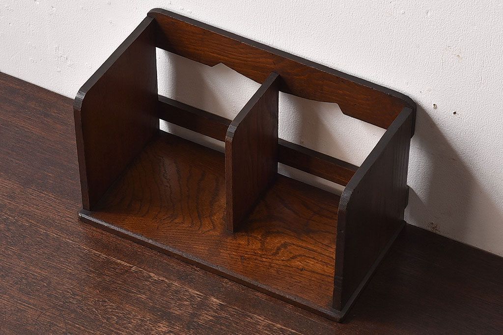 アンティーク雑貨　和製アンティーク　栓材　卓上でも使える深みのある色合いのブックスタンド(本立て)