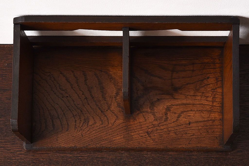 アンティーク雑貨　和製アンティーク　栓材　卓上でも使える深みのある色合いのブックスタンド(本立て)