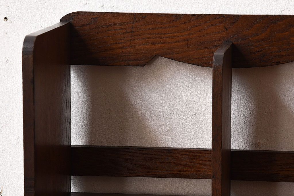 アンティーク雑貨　和製アンティーク　栓材　卓上でも使える深みのある色合いのブックスタンド(本立て)