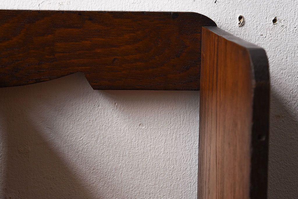 アンティーク雑貨　和製アンティーク　栓材　卓上でも使える深みのある色合いのブックスタンド(本立て)