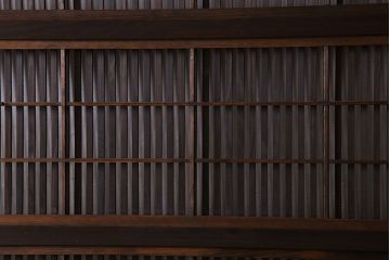 昭和期　腰板ケヤキ材　裏障子付き　上品な雰囲気漂うガラス帯格子戸(引き戸、建具)2枚セット(2)