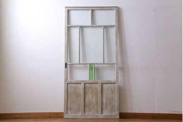 ペイント家具　色ガラスがアクセントのレトロなペイントガラス戸(引き戸、建具)