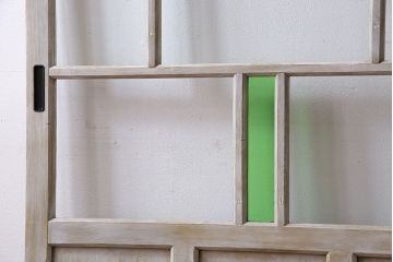 ペイント家具　色ガラスがアクセントのレトロなペイントガラス戸(引き戸、建具)