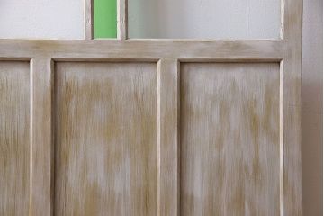 ペイント家具　色ガラスがアクセントのレトロなペイントガラス戸(引き戸、建具)