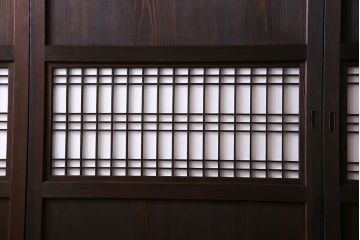 和製アンティーク　障子付き　どっしりとした存在感と繊細な雰囲気漂う格子帯戸(板戸、障子戸、引き戸、建具)4枚セット
