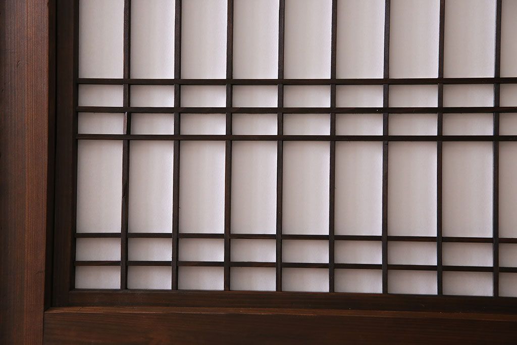 和製アンティーク　障子付き　どっしりとした存在感と繊細な雰囲気漂う格子帯戸(板戸、障子戸、引き戸、建具)4枚セット