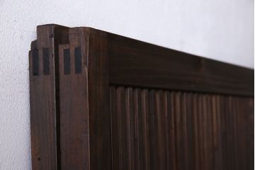 和製アンティーク　腰板ケヤキ材　和モダンな裏障子付きの帯格子戸(引き戸、建具)2枚組(1)