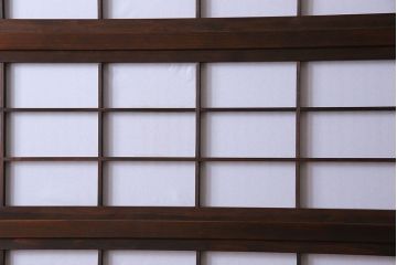 和製アンティーク　腰板ケヤキ材　和モダンな裏障子付きの帯格子戸(引き戸、建具)2枚組(1)