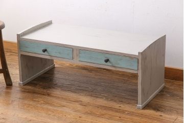 ペイント家具　可愛らしい色合いのアンティークローテーブル(座卓、文机、ローボード)