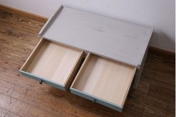 ペイント家具　可愛らしい色合いのアンティークローテーブル(座卓、文机、ローボード)