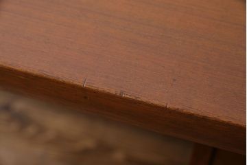 ヴィンテージ家具　日本製　チーク材　温かな色合いのビンテージデスク(片袖机)