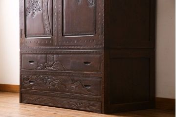 中古　伝統工芸軽井沢彫り　上質なワードローブ(収納棚、洋服タンス)