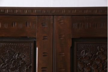 中古　伝統工芸軽井沢彫り　上質なワードローブ(収納棚、洋服タンス)