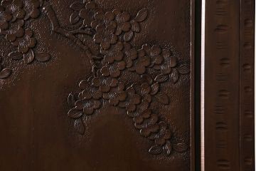 中古　伝統工芸軽井沢彫り　上質なワードローブ(収納棚、洋服タンス)