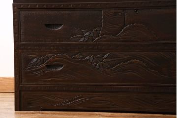 中古　伝統工芸軽井沢彫り　上質なワードローブ(収納棚、洋服タンス)