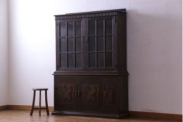 神戸家具　ナラ材　上品で落ち着きのあるビンテージ食器棚(キャビネット、収納棚、戸棚)