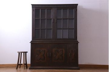 神戸家具　ナラ材　上品で落ち着きのあるビンテージ食器棚(キャビネット、収納棚、戸棚)