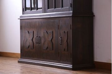 神戸家具　ナラ材　上品で落ち着きのあるビンテージ食器棚(キャビネット、収納棚、戸棚)