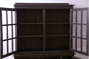 神戸家具　ナラ材　上品で落ち着きのあるビンテージ食器棚(キャビネット、収納棚、戸棚)