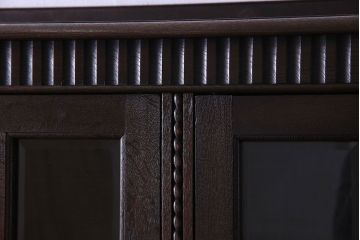 神戸家具　ナラ材　上品で落ち着きのあるビンテージ食器棚(キャビネット、収納棚、戸棚)