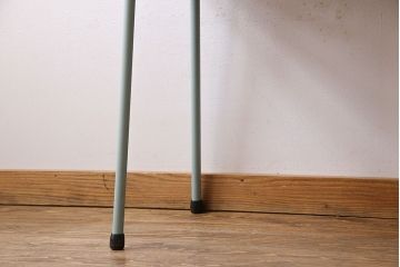ペイント家具　天板オーク材　ナチュラルな雰囲気漂う鉄脚テーブル(サイドテーブル)