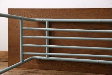 ペイント家具　天板オーク材　ナチュラルな雰囲気漂う鉄脚テーブル(サイドテーブル)