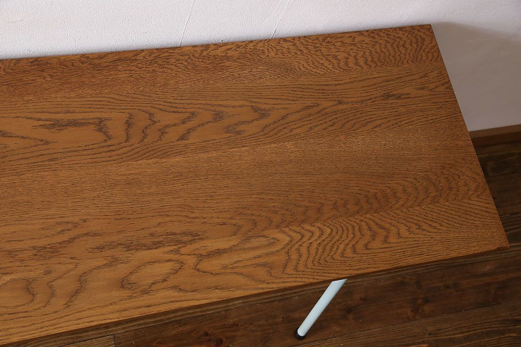 ペイント家具　天板オーク材　ナチュラルな雰囲気漂う鉄脚テーブル(サイドテーブル)