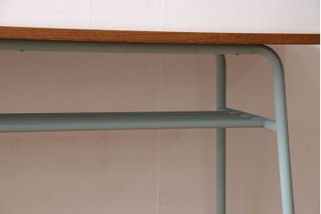 ペイント家具　天板オーク材　ナチュラルな雰囲気漂う鉄脚テーブル(サイドテーブル)