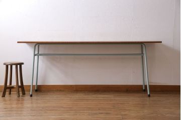 ペイント家具　天板オーク材　ナチュラルな雰囲気漂う鉄脚テーブル(サイドテーブル)