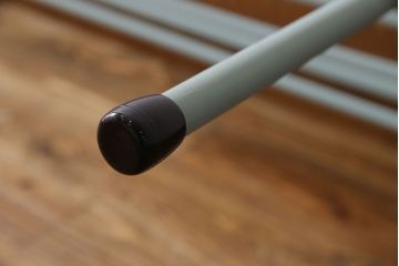 ペイント家具　天板オーク材　ナチュラルな雰囲気漂う鉄脚テーブル(サイドテーブル)