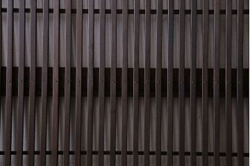 和製アンティーク　杉材　上品な和の雰囲気漂う裏障子付き格子戸(ガラス帯戸、引き戸、建具)2枚セット