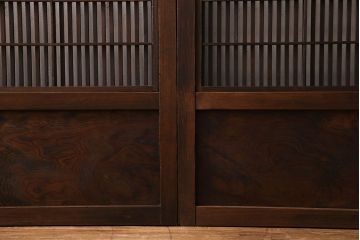 和製アンティーク　杉材　上品な和の雰囲気漂う裏障子付き格子戸(ガラス帯戸、引き戸、建具)2枚セット