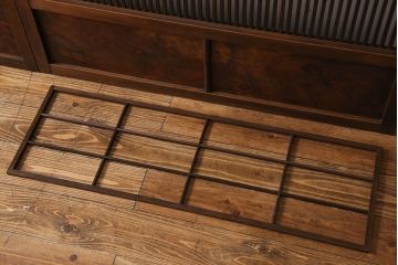 和製アンティーク　杉材　上品な和の雰囲気漂う裏障子付き格子戸(ガラス帯戸、引き戸、建具)2枚セット
