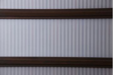 和製アンティーク　和モダンな雰囲気漂う裏ガラス入り格子戸(引き戸、建具)4枚セット