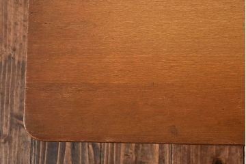 レトロ家具　昭和レトロ　網棚付き　温かみのある木味が魅力的なサイドテーブル(カフェテーブル)