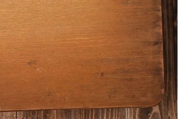 レトロ家具　昭和レトロ　網棚付き　温かみのある木味が魅力的なサイドテーブル(カフェテーブル)