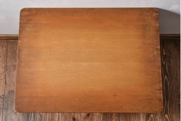 レトロ家具　昭和レトロ　網棚付き　温かみのある木味が魅力的なサイドテーブル(カフェテーブル)