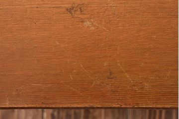 レトロ家具　昭和レトロ　網棚付き　温かみのある木味が魅力的なサイドテーブル(カフェテーブル)