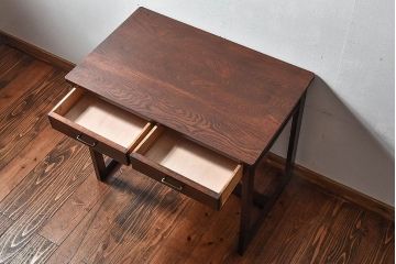 アンティーク家具　古い木の質感が味のある小振りなアンティーク机(子供用デスク、在宅ワーク、在宅用サイドテーブル、コンソールテーブル)