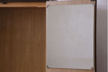 中古　伝統工芸　軽井沢彫りが施された上質なワードローブ(収納棚、洋服タンス、キャビネット)