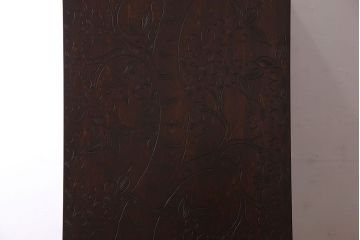 中古　伝統工芸　軽井沢彫りが施された上質なワードローブ(収納棚、洋服タンス、キャビネット)