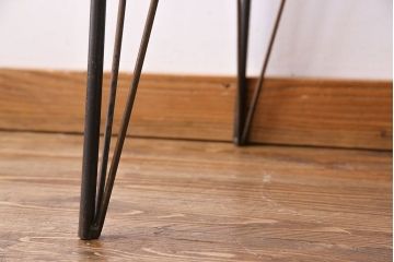 レトロ家具　和製アンティーク　鉄脚付き　シンプルで使い勝手の良いレトロなガラスケース(ショーケース、飾り棚)