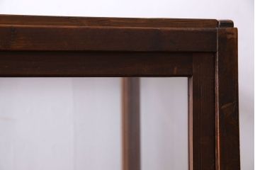 レトロ家具 和製アンティーク 鉄脚付き シンプルで使い勝手の良いレトロなガラスケース(ショーケース、飾り棚)