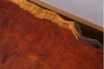 中古　特大　カリン材(花梨材)　鳥眼杢　独特な杢目が存在感を放つ座卓(定価約180万円)