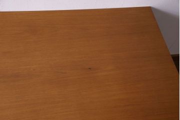 ビンテージ家具　1970年頃　大型　温もりを感じるチーク材のヴィンテージデスク(両袖机)