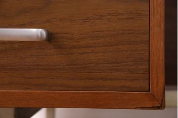 ビンテージ家具　1970年頃　大型　温もりを感じるチーク材のヴィンテージデスク(両袖机)
