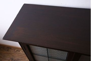 アンティーク家具　和製アンティーク　プレスガラス入り　上品さが漂うシックな本箱(収納棚、戸棚、キャビネット)