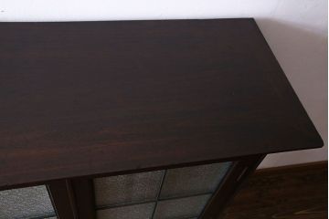 アンティーク家具　和製アンティーク　プレスガラス入り　上品さが漂うシックな本箱(収納棚、戸棚、キャビネット)