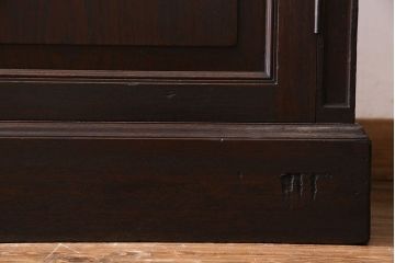 アンティーク家具　和製アンティーク　プレスガラス入り　上品さが漂うシックな本箱(収納棚、戸棚、キャビネット)